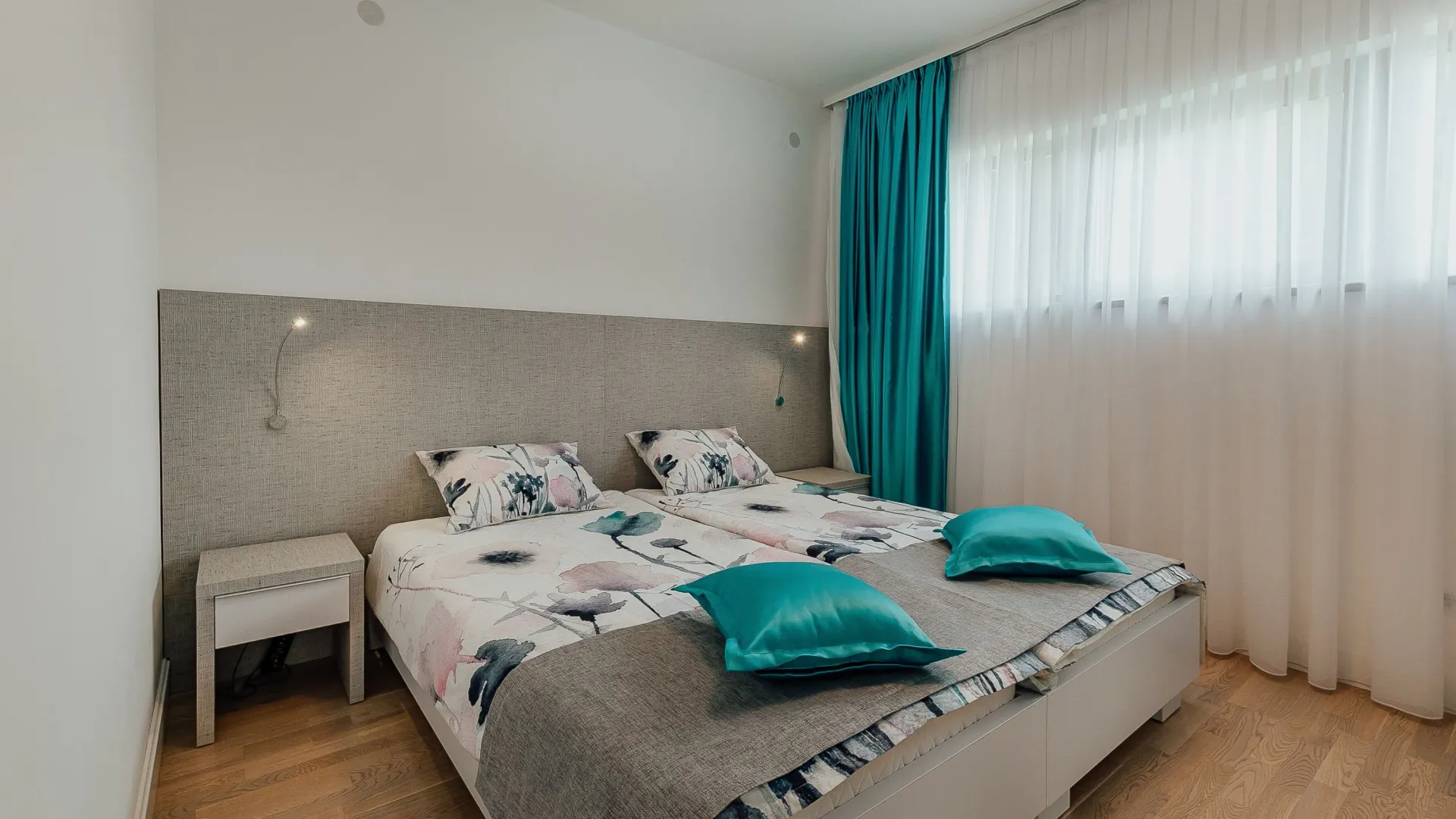 Prodaja, kuća, 282m², Njivice, Herceg Novi