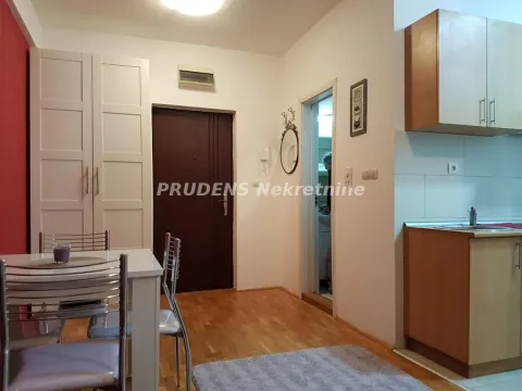 Stan in Južni Bulevar