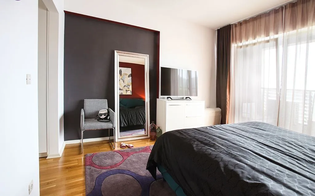 Izdavanje, trosoban stan, 198m², Budva, Crna Gora