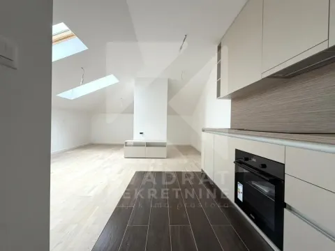 Prodaja, jednosoban stan, 50m², Tološi, Podgorica - image 2