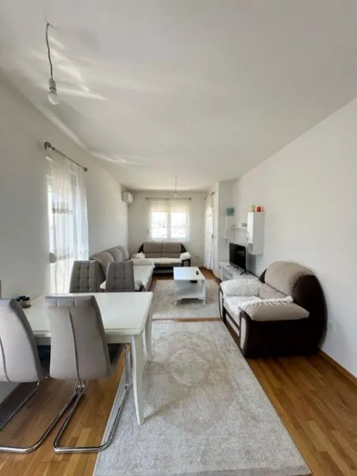 Izdavanje, jednosoban stan, 46m², Stari Aerodrom, Podgorica