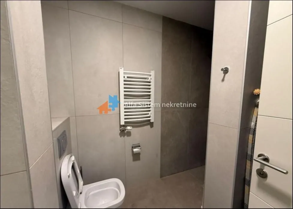 Izdavanje, trosoban stan, 70m², Novi Beograd Blok 65, Novi Beograd Sve Podlokacije