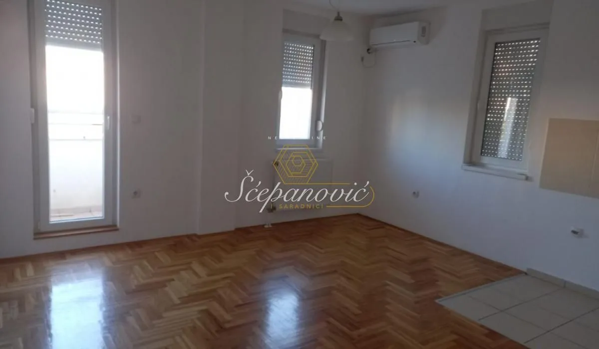 Izdavanje, dvosoban stan, 41m², Nova Detelinara, Novi Sad Sve Podlokacije