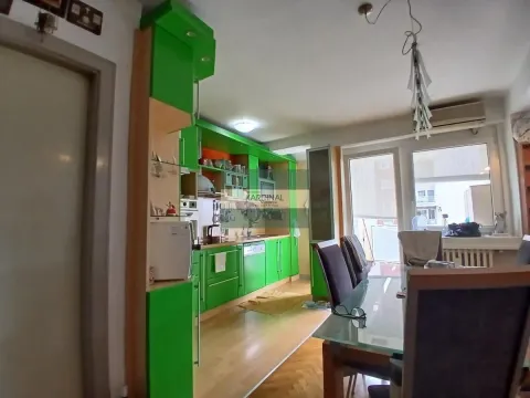 Izdavanje, trosoban stan, 78m², Centar, Jagodina - image 14