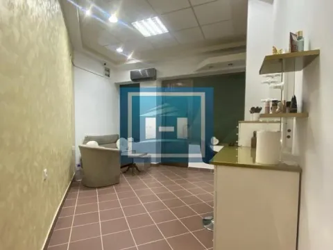 Izdavanje, poslovni prostor, 37m², Centar, Paraćin - image 2