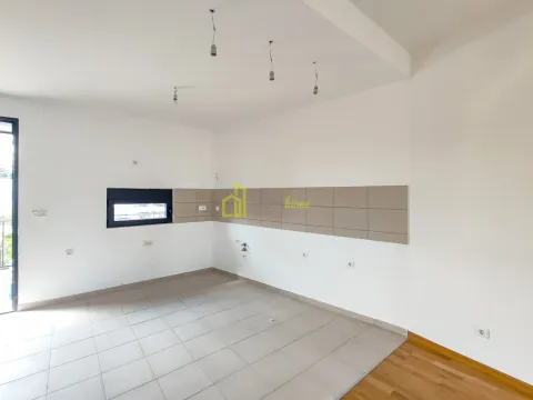 Prodaja, četvorosoban stan, 141m², Zagorič, Podgorica - image 13