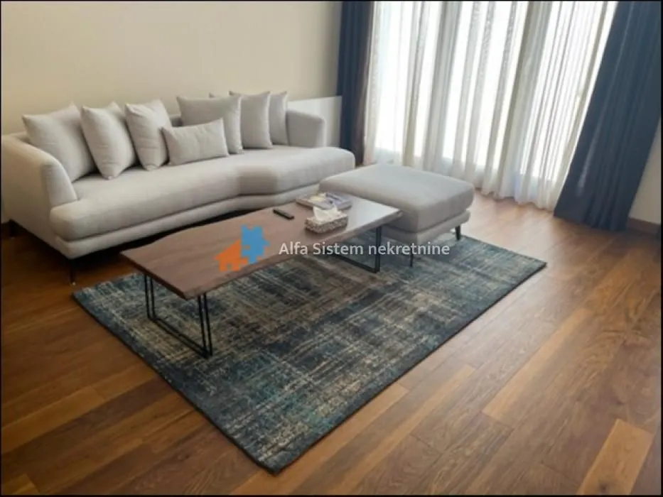Izdavanje, trosoban stan, 80m², Čubura, Beograd
