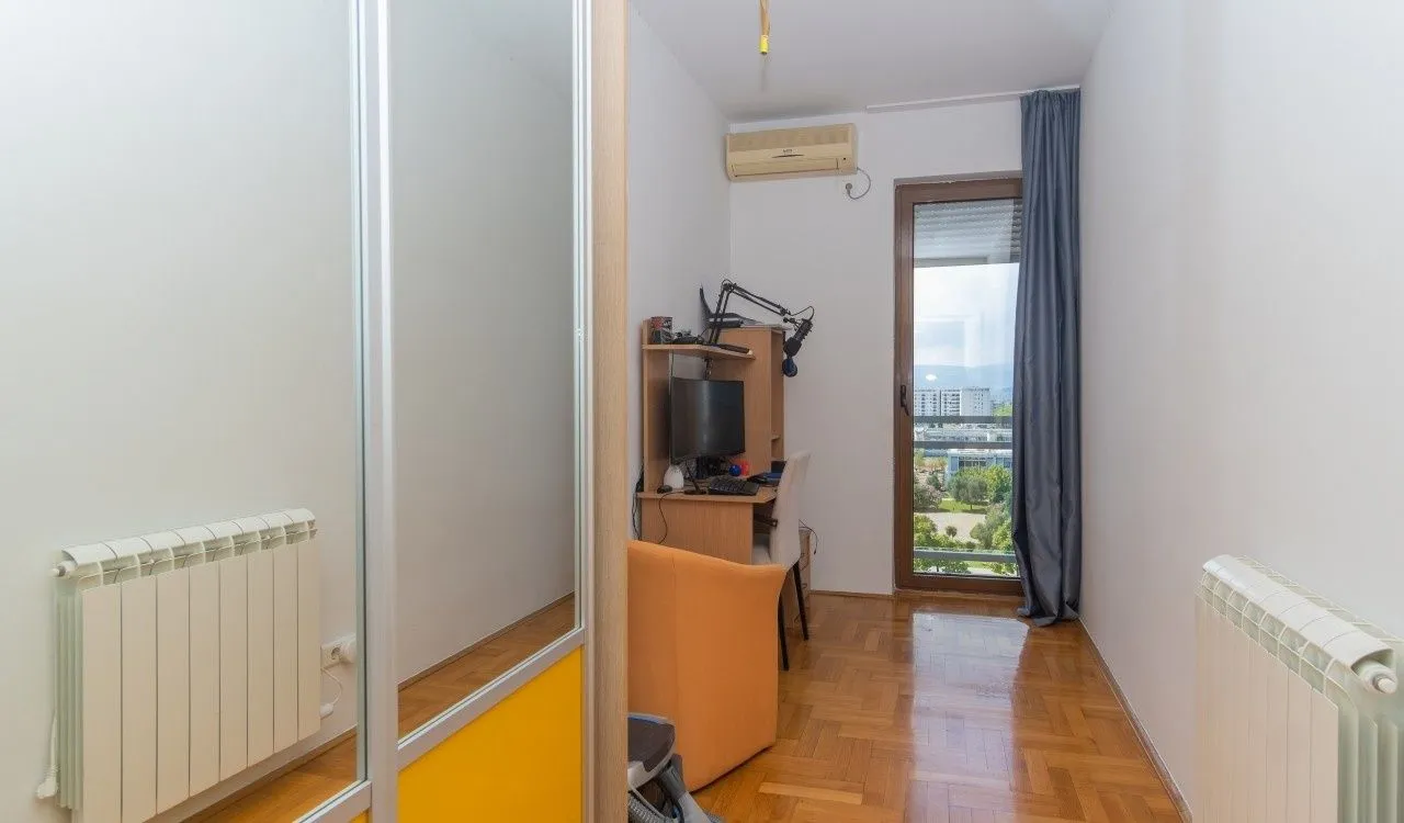 Prodaja, dvosoban stan, 68m², Preko Morače, Podgorica