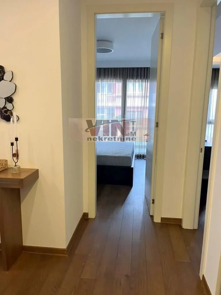Prodaja, trosoban stan, 121m², Vračar, Šid