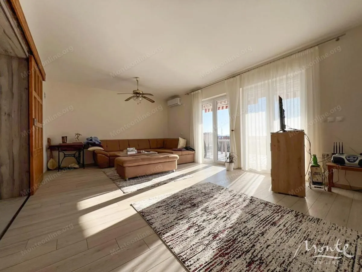 Sale, house, 350m², Bjeliši, Bar