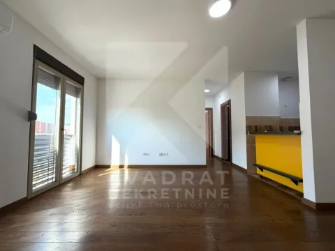 Izdavanje, dvosoban stan, 56m², City Kvart, Podgorica - image 1