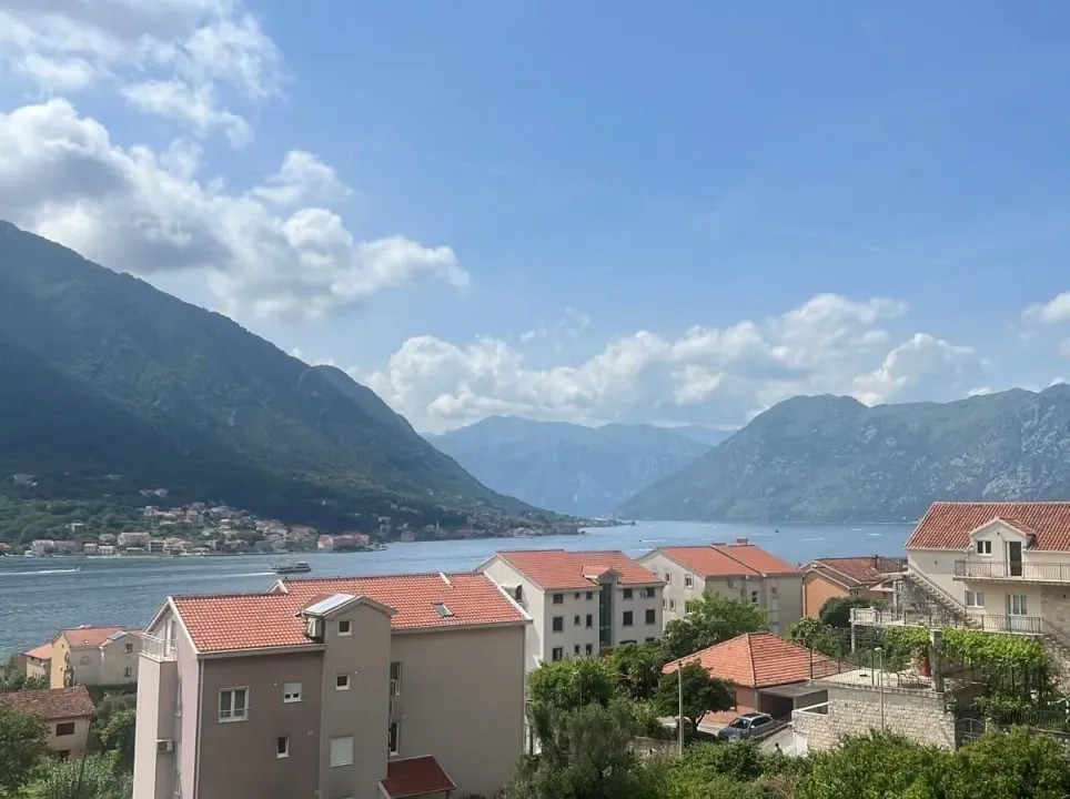 Sale, three bedroom apartment, 62m², Dobrota, Kotor