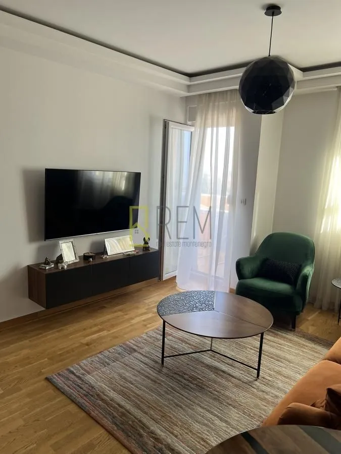 Rent, one bedroom apartment, 43m², City Kej, Podgorica