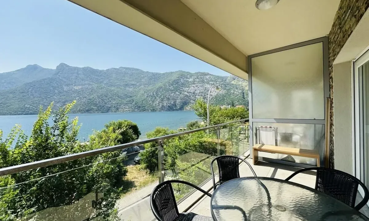 Prodaja, jednosoban stan, 46m², Risan, Kotor