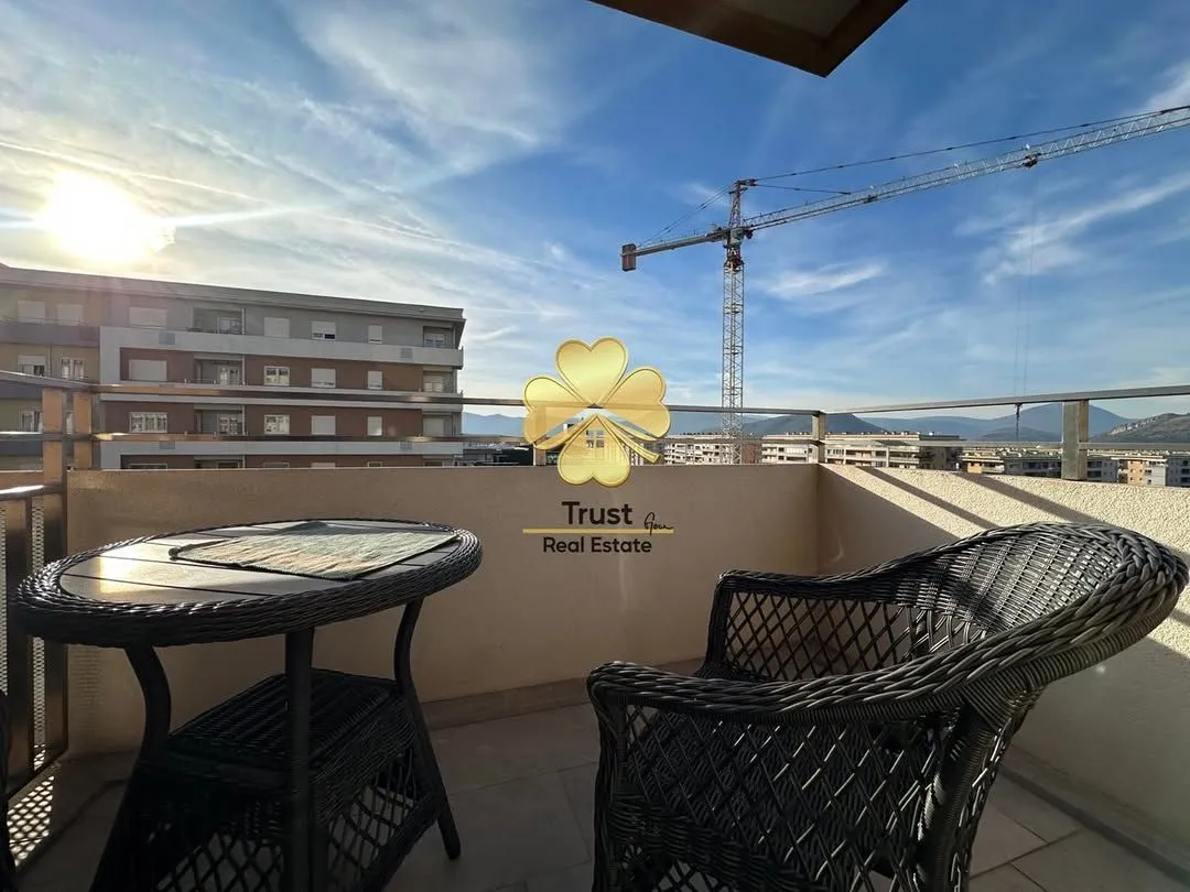 Izdavanje, dvosoban stan, 69m², Central Point, Podgorica