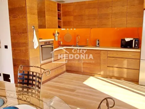 Izdavanje, četvorosoban stan, 120m², Savski Venac, Beograd - image 4