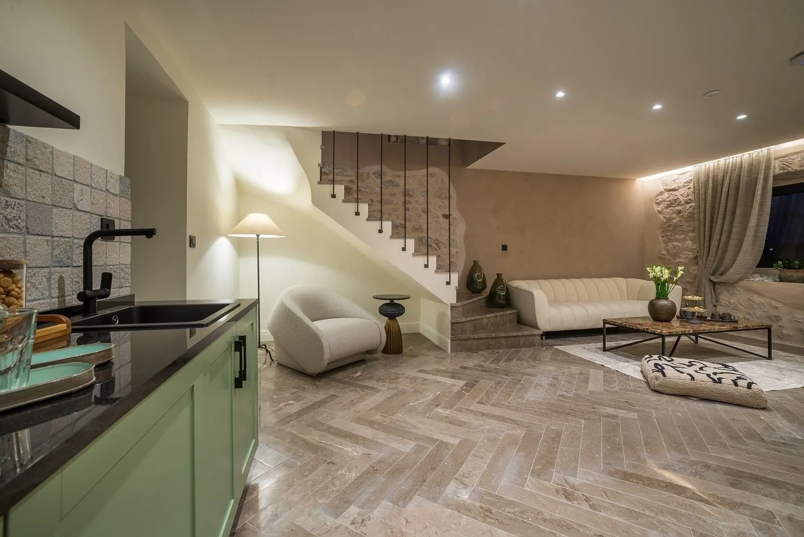 Rent, house, 85m², Nalježići, Kotor