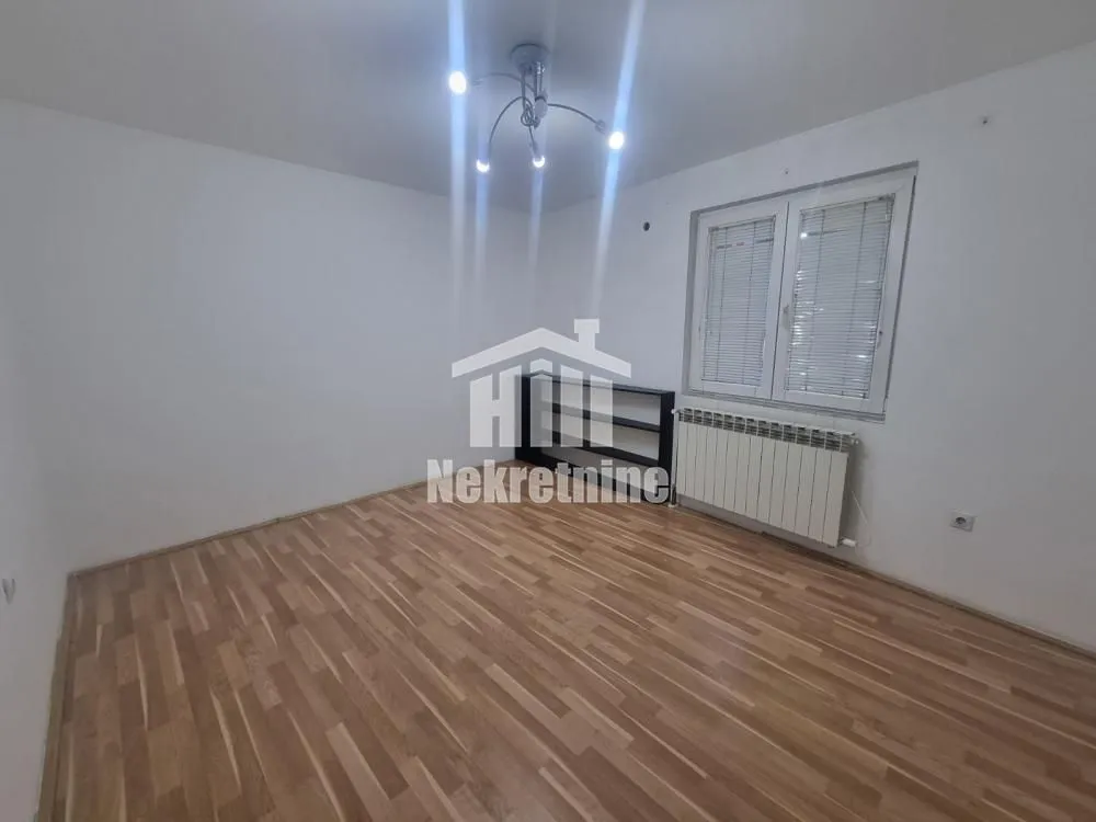 Izdavanje, trosoban stan, 69m², Zemun Sve Podlokacije, Beograd
