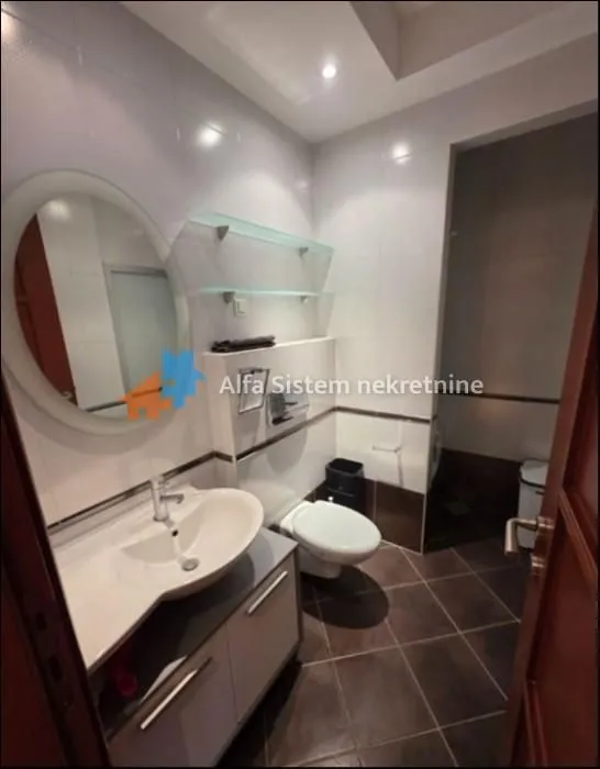 Rent, four bedroom apartment, 160m², Vračar Centar, Vračar Sve Podlokacije