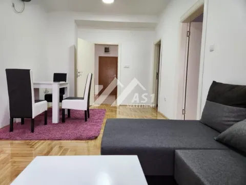 Izdavanje, jednosoban stan, 48m², Centar, Novi Sad - image 1