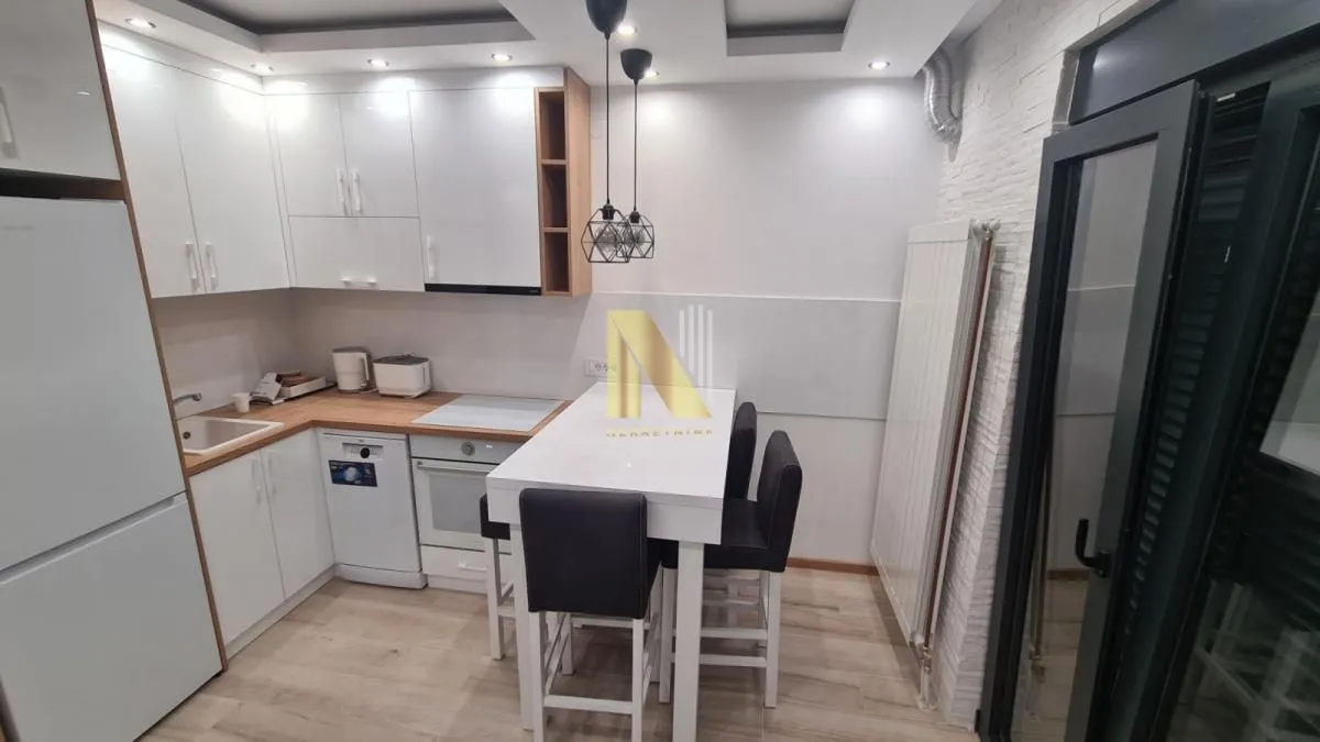 Izdavanje, dvosoban stan, 45m², Bulevar Oslobodjenja, Novi Sad Sve Podlokacije
