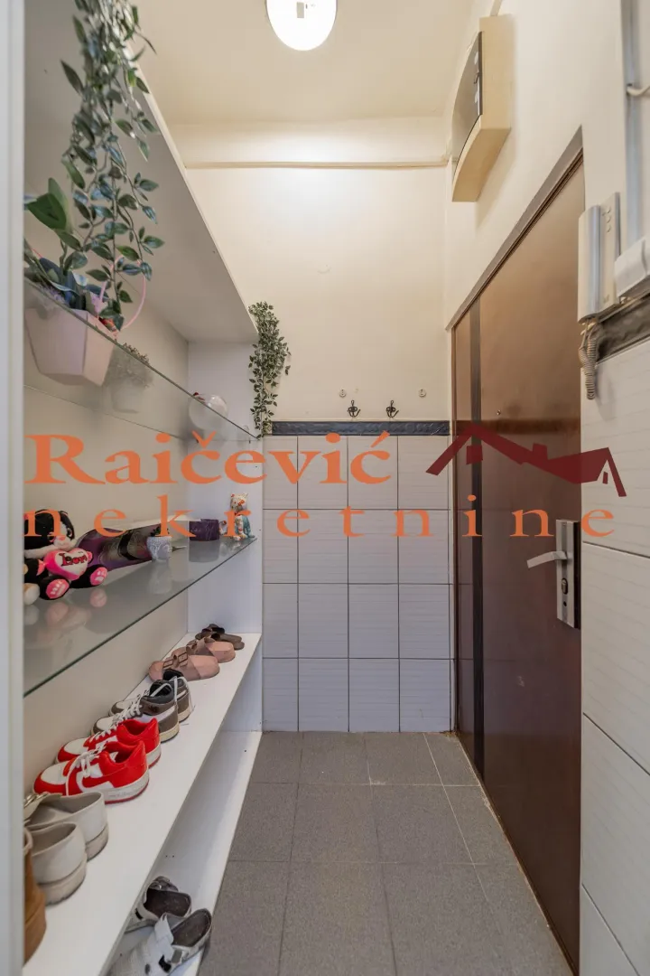 Prodaja, jednosoban stan, 38m², Zvezdara Sve Podlokacije, Beograd