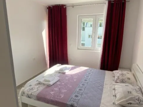 Rent, one bedroom apartment, 40m², Radanovići, Kotor - image 4