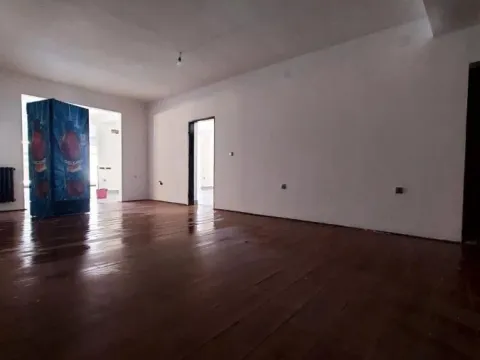 Izdavanje, poslovni prostor, 200m², Centar, Novi Sad - image 9