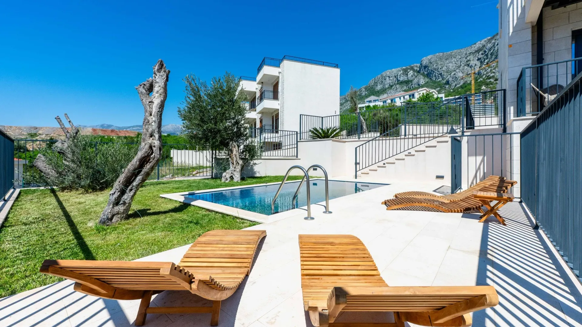 Rent, house, 159m², Reževići, Budva