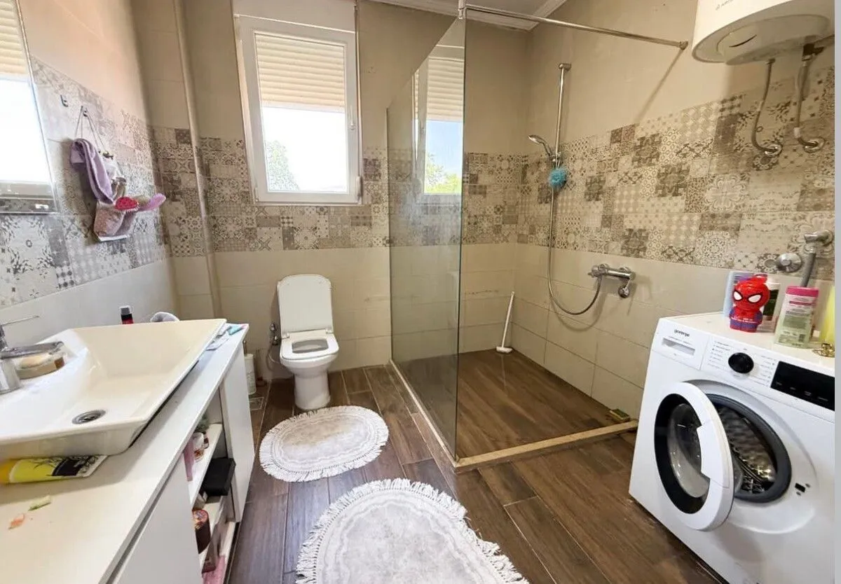 Prodaja, kuća, 180m², Gornja Gorica, Podgorica