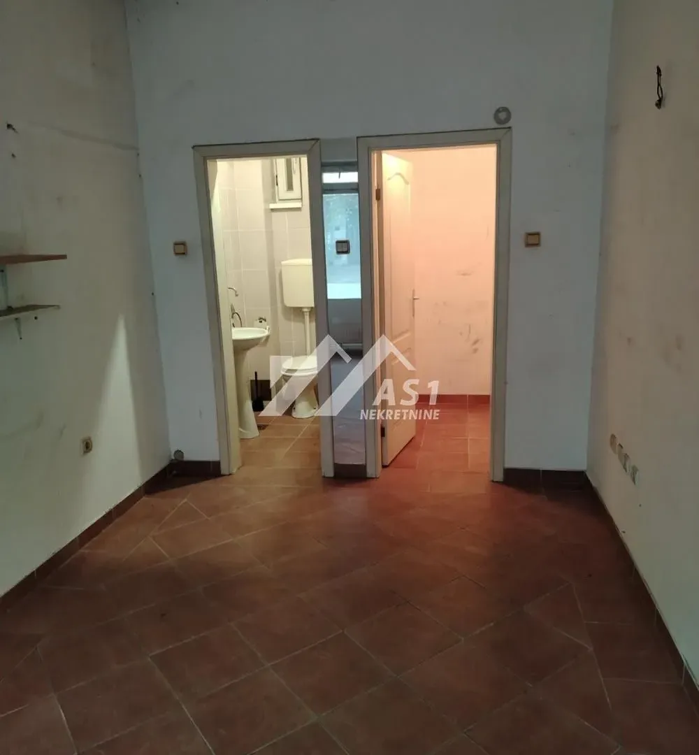 Izdavanje, poslovni prostor, 21m², Detelinara, Novi Sad Sve Podlokacije