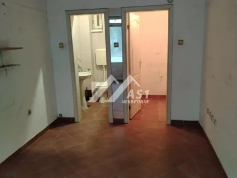 Poslovni prostor in Detelinara