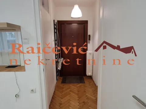 Izdavanje, poslovni prostor, 58m², Kalenić Pijaca, Vračar Sve Podlokacije - image 8