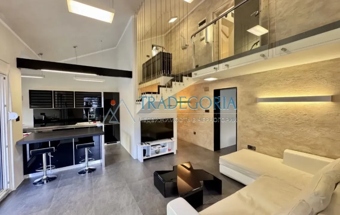 Prodaja, dvosoban stan, 129m², Dobrota, Kotor