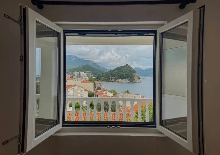 Sale, one bedroom apartment, 67m², Petrovac, Budva