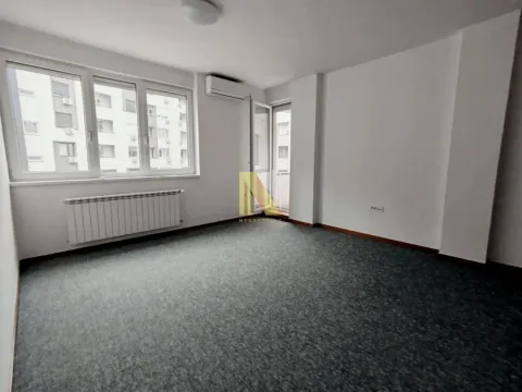 Rent, office space, 61m², Adamovićevo Naselje, Novi Sad Sve Podlokacije - image 2