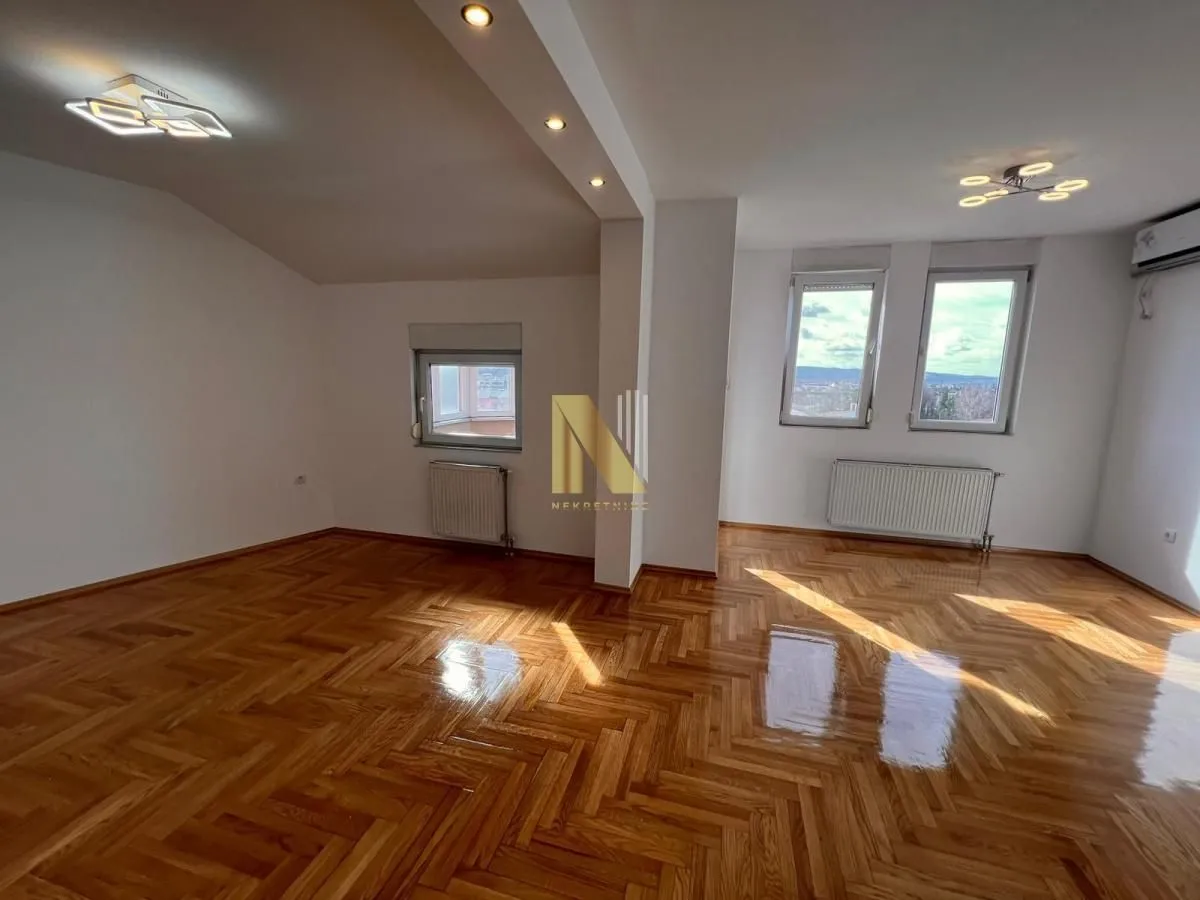 Prodaja, četvorosoban stan, 117m², Bulevar Evrope, Novi Sad Sve Podlokacije