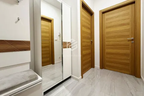 Izdavanje, jednosoban stan, 44m², City Kvart, Podgorica - image 12