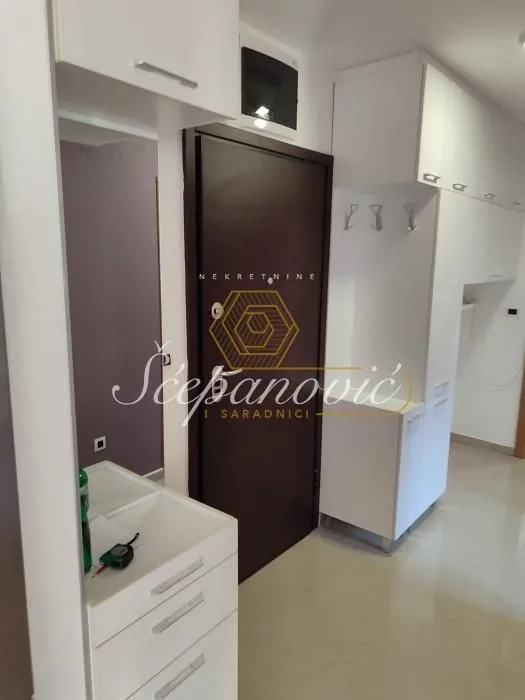 Prodaja, trosoban stan, 63m², Sajam, Novi Sad Sve Podlokacije