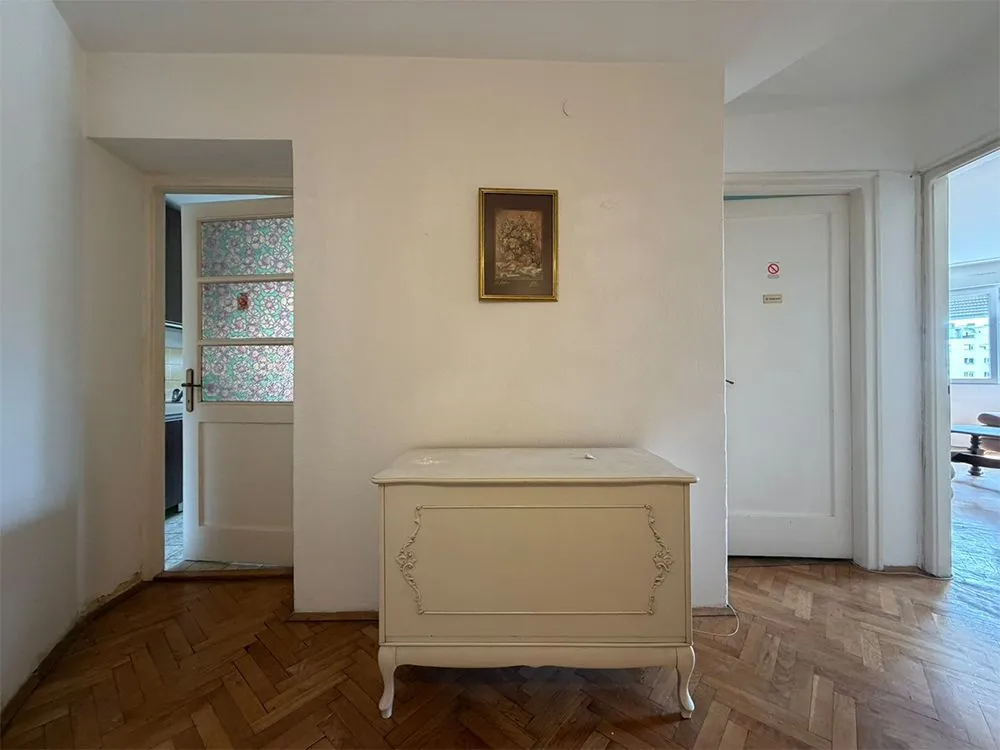 Sale, two bedroom apartment, 65m², Kalenić Pijaca, Vračar Sve Podlokacije
