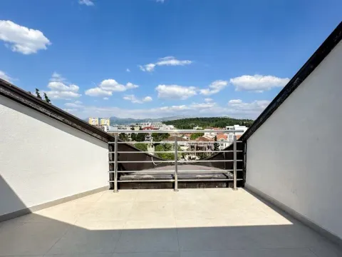 Prodaja, četvorosoban stan, 160m², Drač, Podgorica - image 18