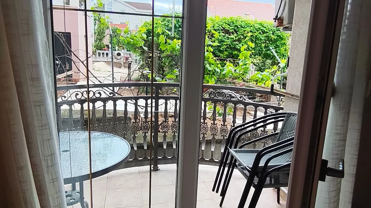 Rent, one bedroom apartment, 38m², Baošići, Herceg Novi