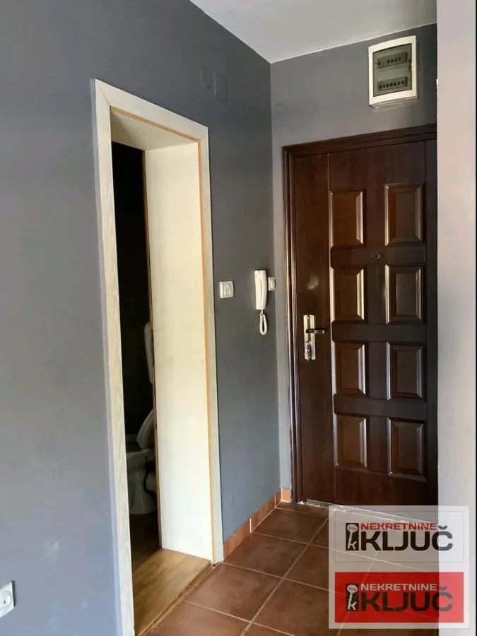 Prodaja, dvosoban stan, 45m², Salajka, Novi Sad Sve Podlokacije