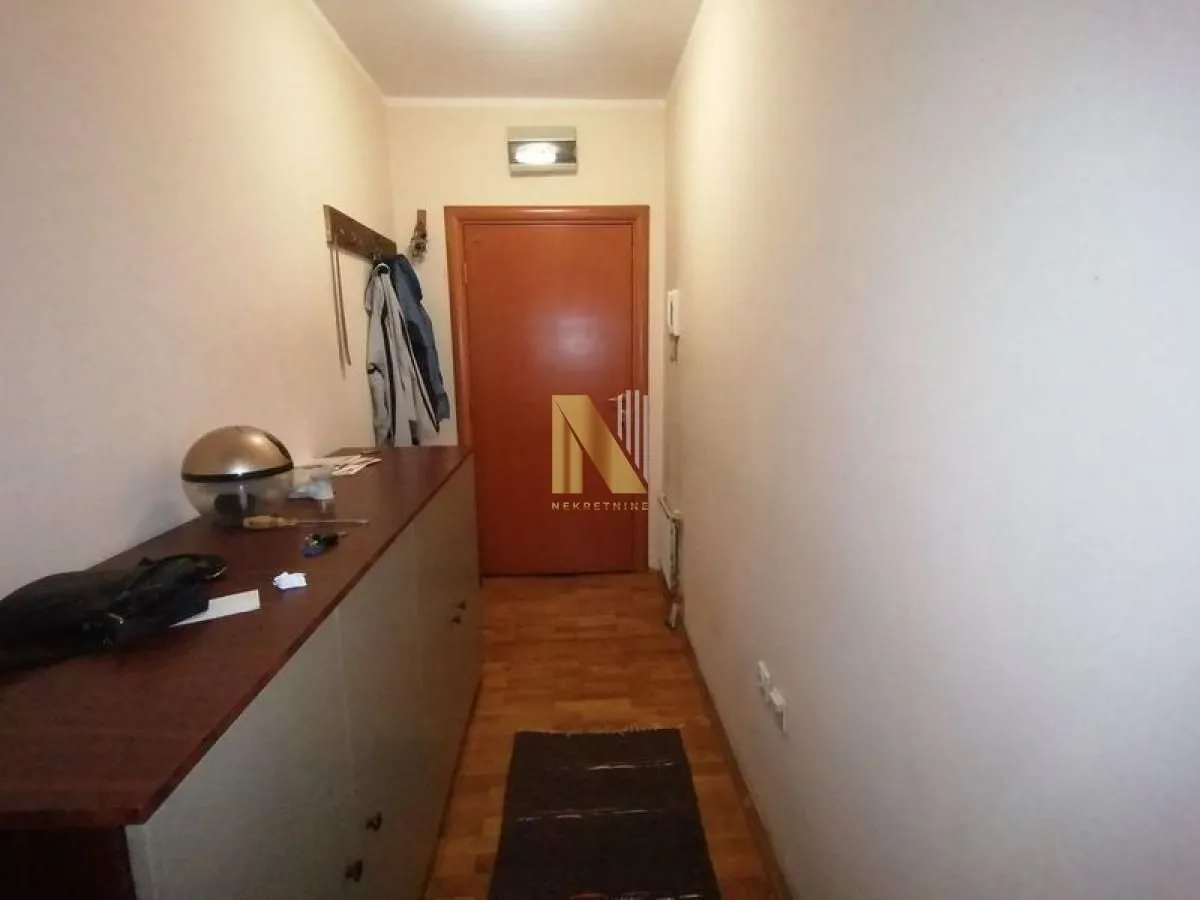 Prodaja, četvorosoban stan, 86m², Grbavica, Novi Sad Sve Podlokacije