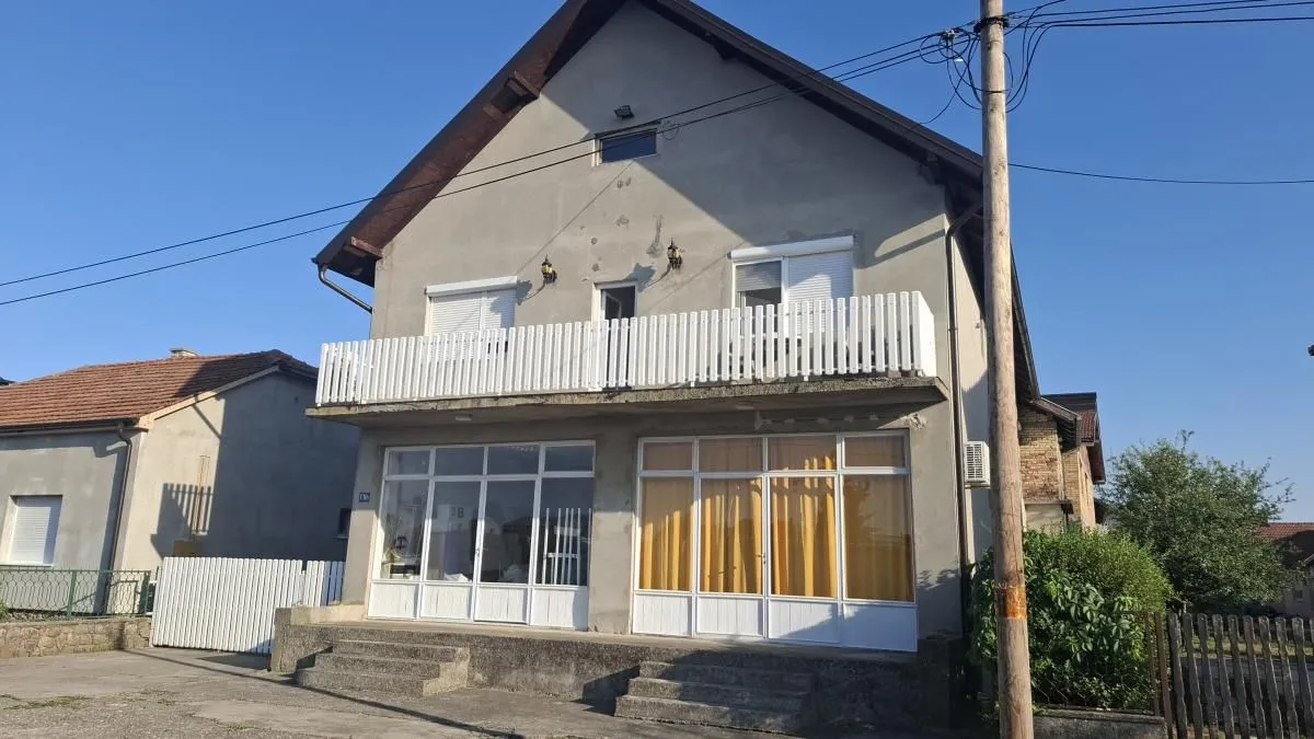 Prodaja, kuća, 372m², Futog, Novi Sad Sve Podlokacije