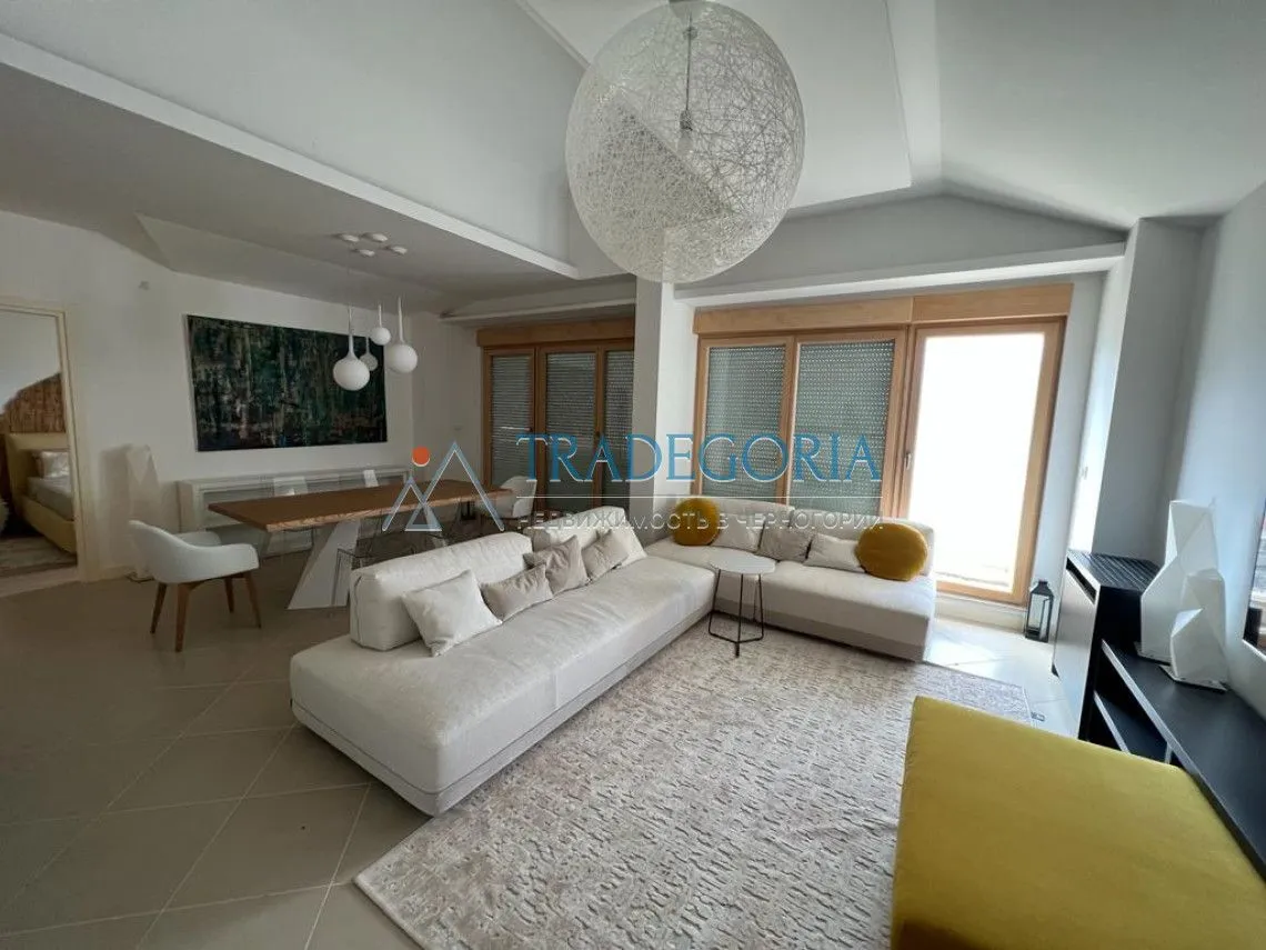 Prodaja, dvosoban stan, 108m², Dobrota, Kotor