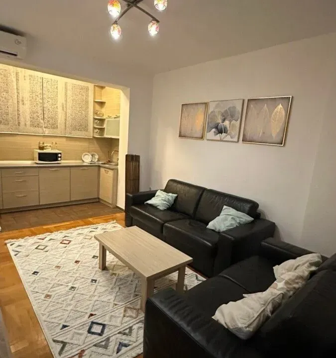 Izdavanje, dvosoban stan, 66m², Centar, Podgorica