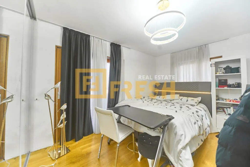 Prodaja, trosoban stan, 120m², Tološi, Podgorica