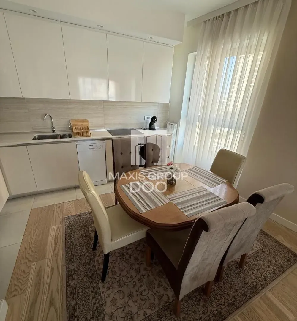 Prodaja, trosoban stan, 82m², Savski Venac, Beograd