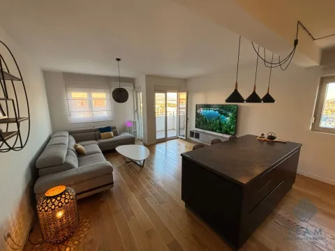 Prodaja, dvosoban stan, 70m², Central Point, Podgorica - image 2